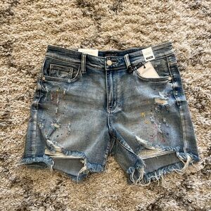 Judy Blue mid-rise paint splatter jean shorts M